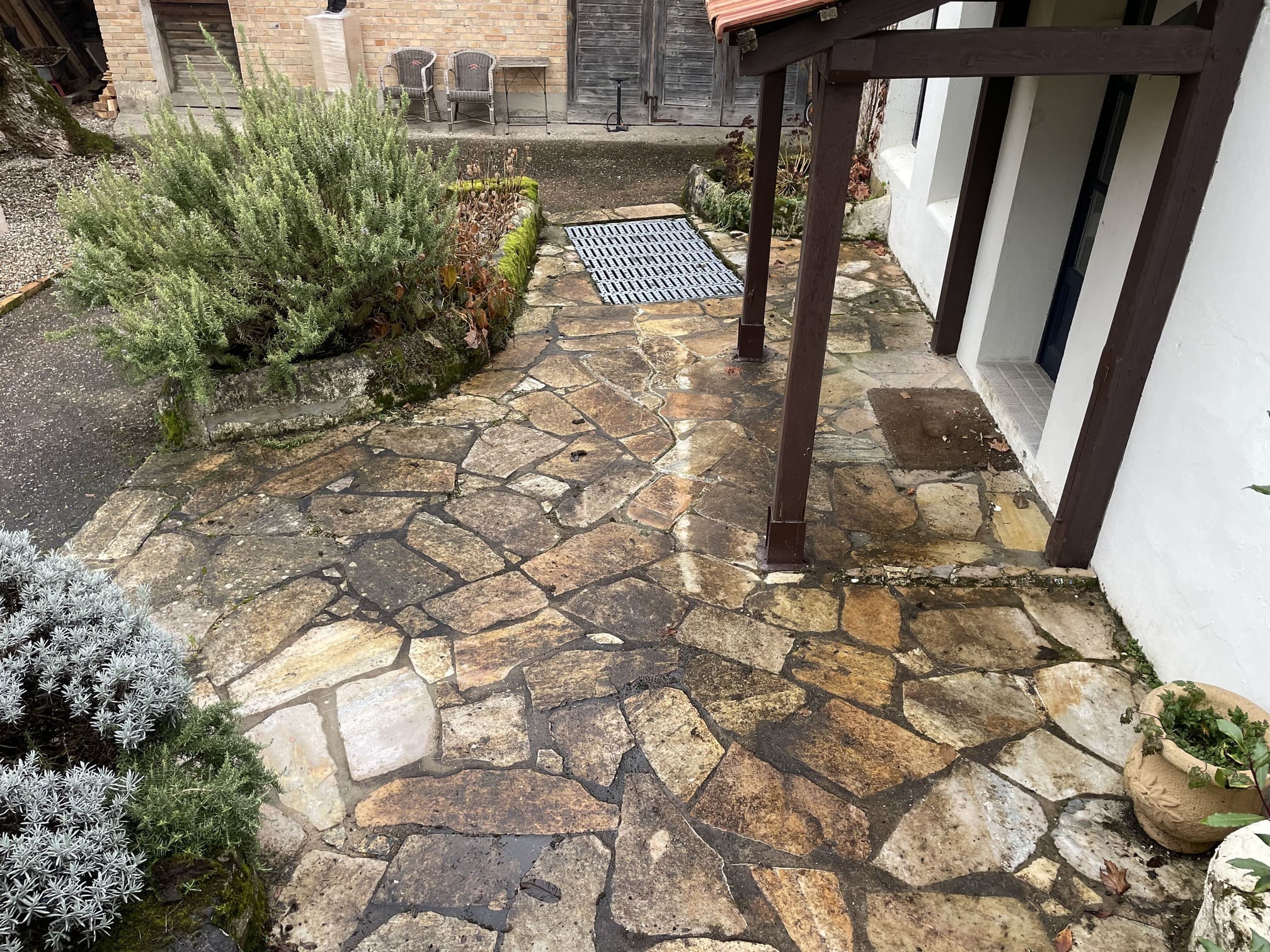 Réalisation cours et allées - Photo 1